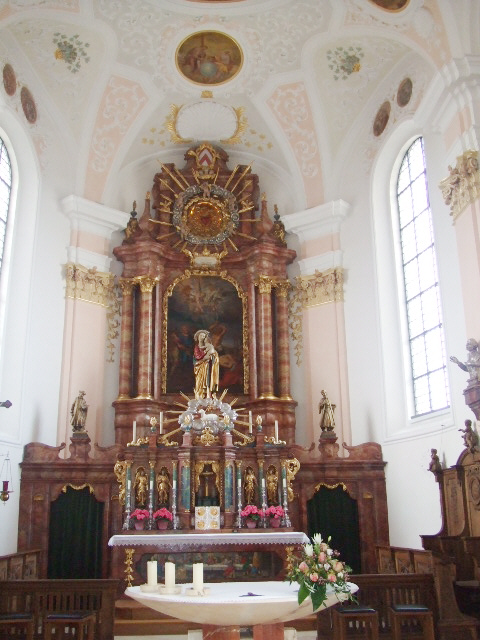 files/tl_filesOPO/Beitraege/Ortschaften/Dellmensingen_Pfarrkirche_Hochaltar.jpg