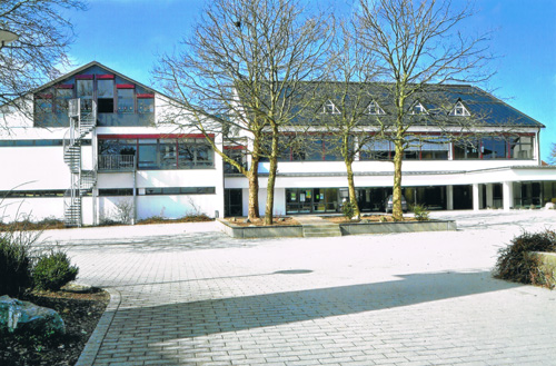 Horgenzell: Ab 1973 verfügt Horgenzell über ein neues Schulzentrum. Foto: E. Müller-Gaebele (2015)